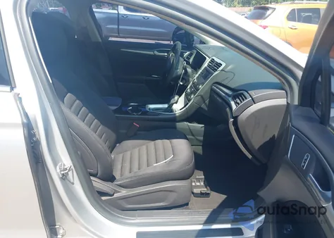 2014 Ford Fusion Se z USA, uszkodzony, nr VIN 1FA6P0H74E5391242